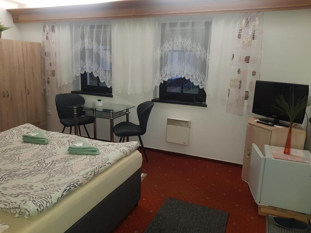 U Kralovny Dagmar Hotel Karlstejn Ngoại thất bức ảnh